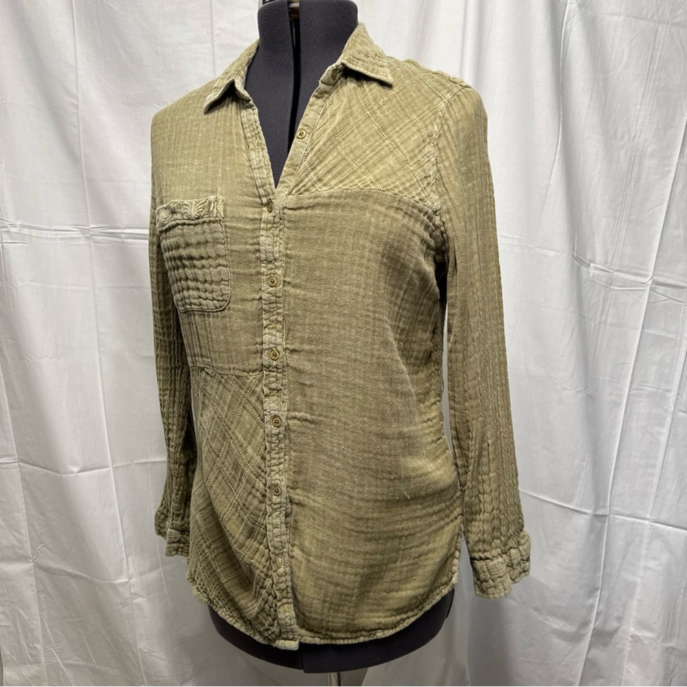 Sea Gypsies Anthro olive distressed embroidered gauze button  blouse women’s M